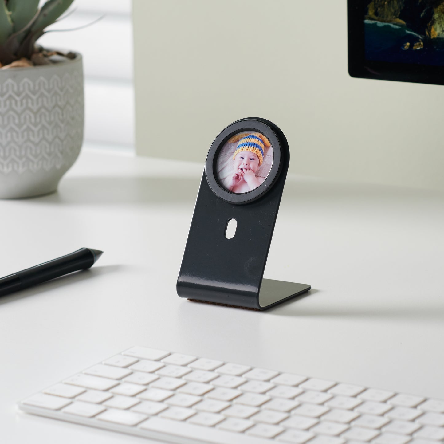 iPhone MagSafe Desk Stand | Powder Coated